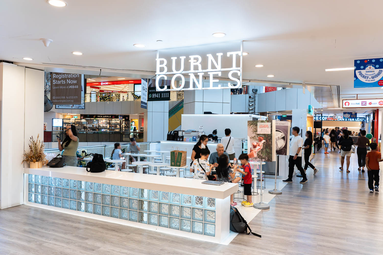 United Square Outlet